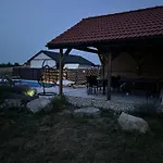 Koniec Swiata Z Basenem Миколайки