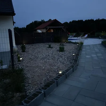 Koniec Swiata Z Basenem Tatil Evi *